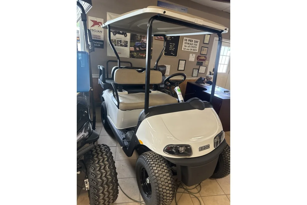 2023 E-Z-GO RXV VALOR thumb 3
