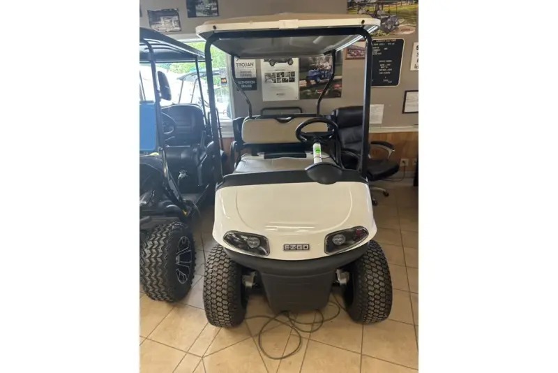 2023 E-Z-GO RXV VALOR thumb 1