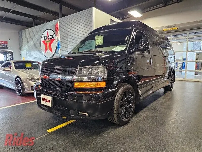 2022 Chevrolet Express 2500 3dr Extended Cargo Van photo 1