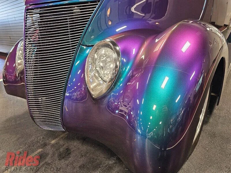 1937 Ford Coupe thumb 2