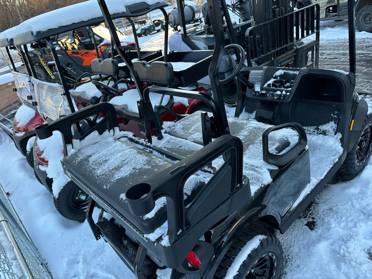 2026 E-Z-GO RXV ELiTE Lithium thumb 3