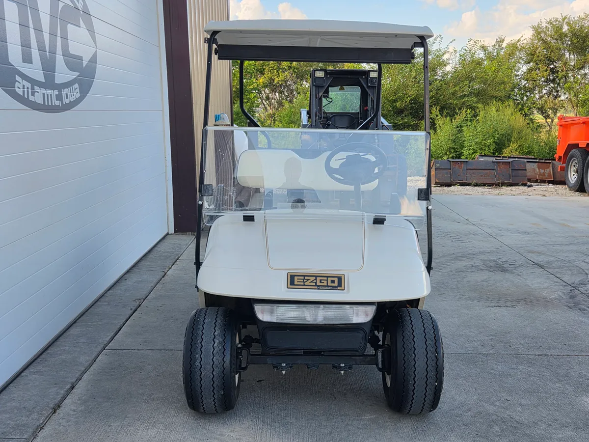 2004 E-Z-GO TXT thumb 3