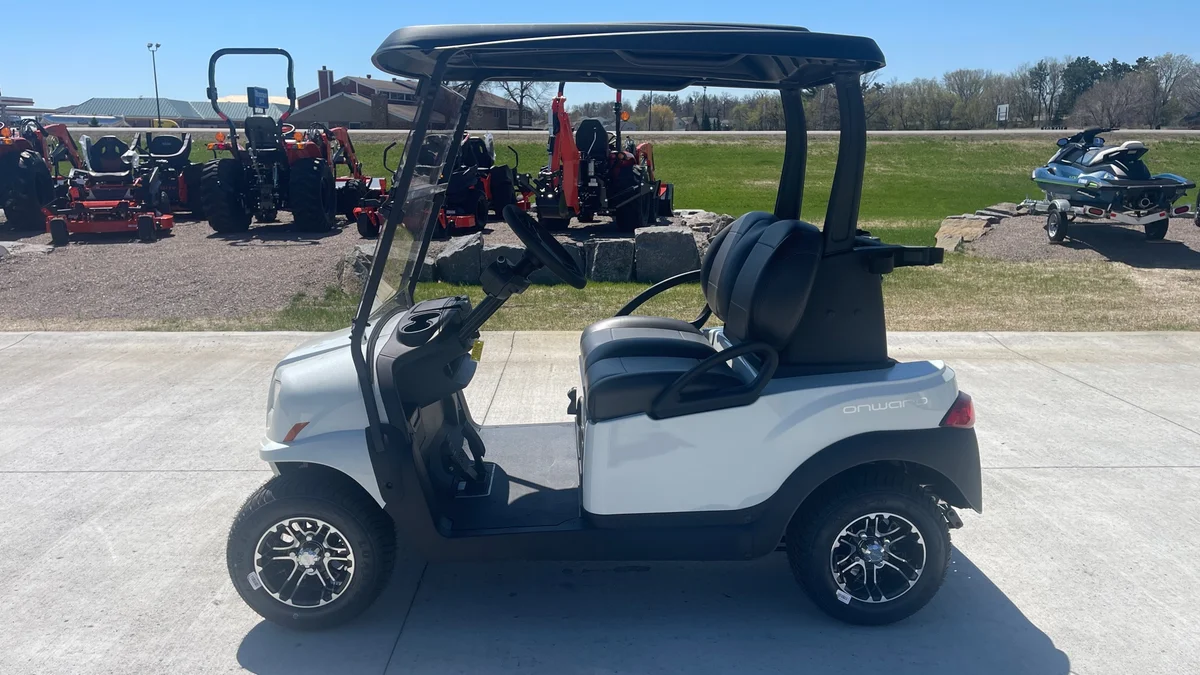 2027 Club Car Onward Gas thumb 2
