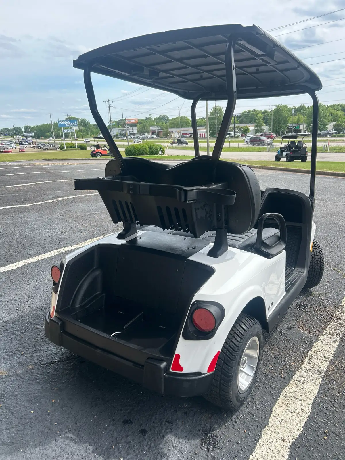 2025 E-Z-GO Freedom thumb 2