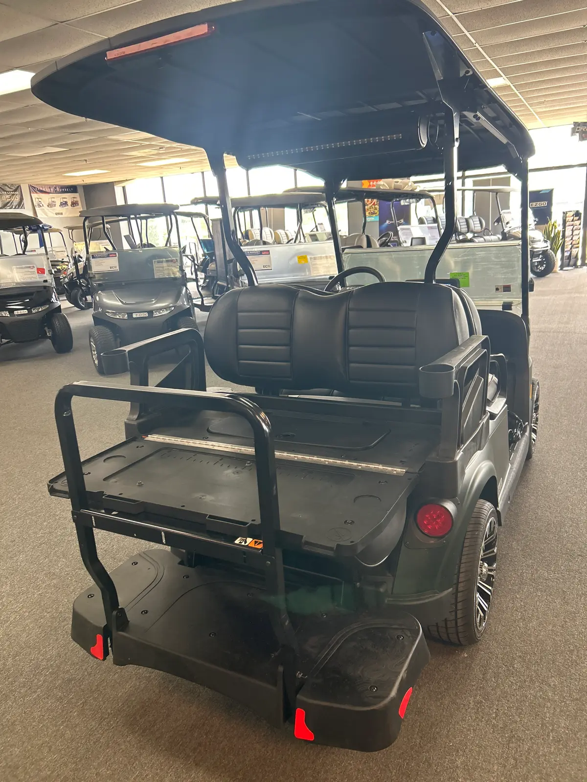 2026 E-Z-GO RXV 4 Touring ST ELiTE Lithium thumb 4