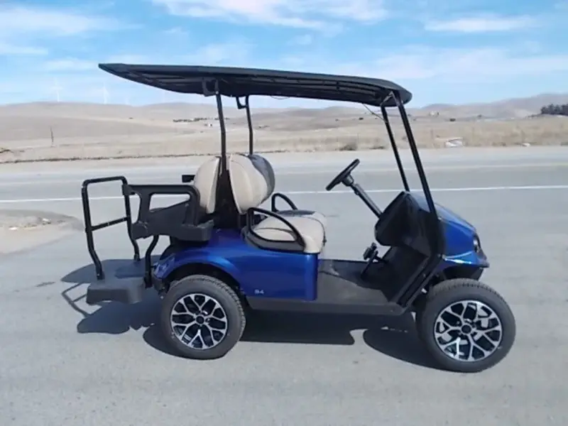 2024 E-Z-GO Express thumb 2