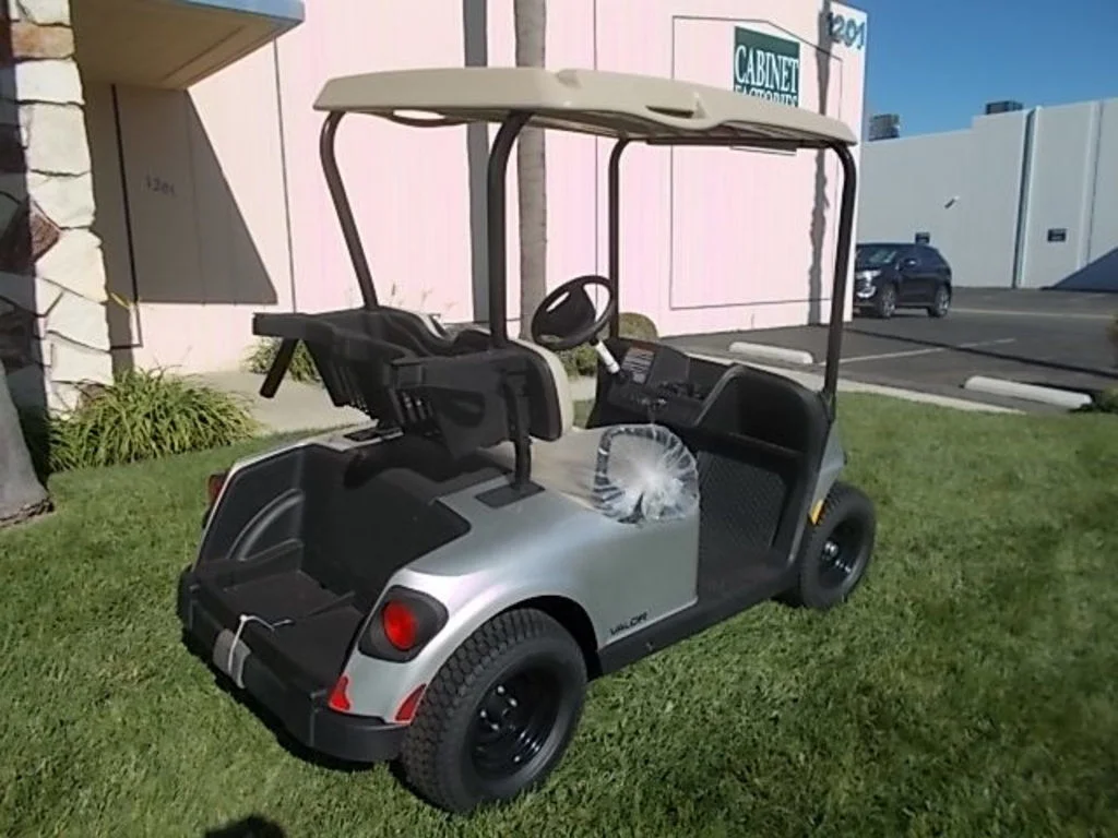 2025 E-Z-GO Valor thumb 3