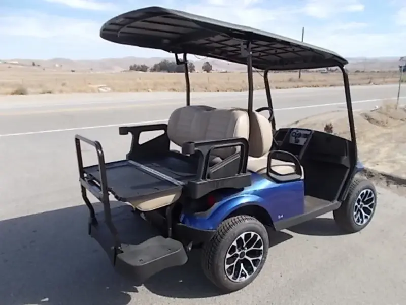 2024 E-Z-GO Express thumb 4