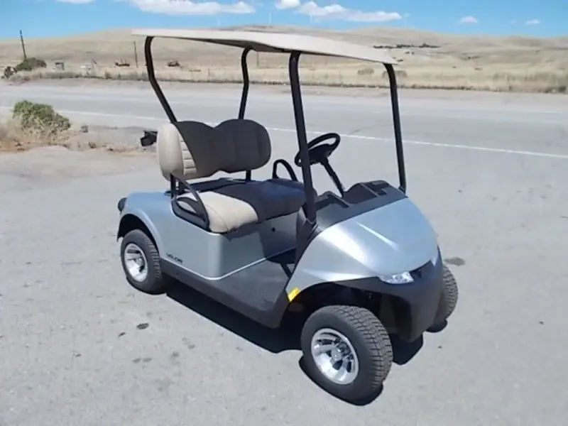 2025 E-Z-GO Valor thumb 1