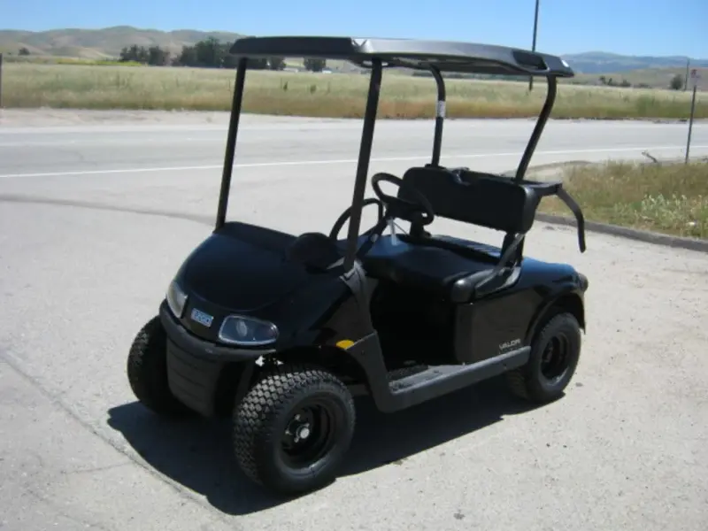 2023 E-Z-GO Valor photo 1