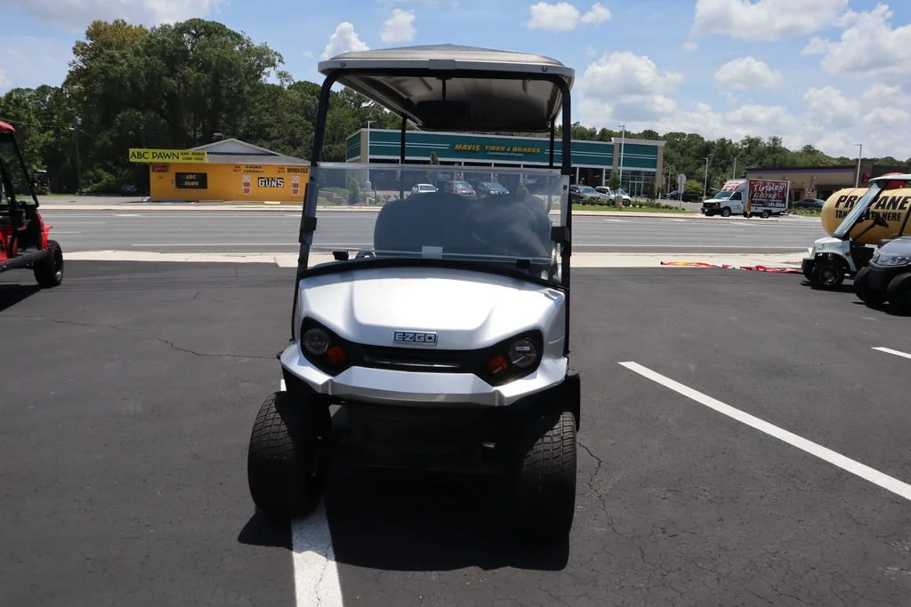 2023 E-Z-GO Express thumb 3