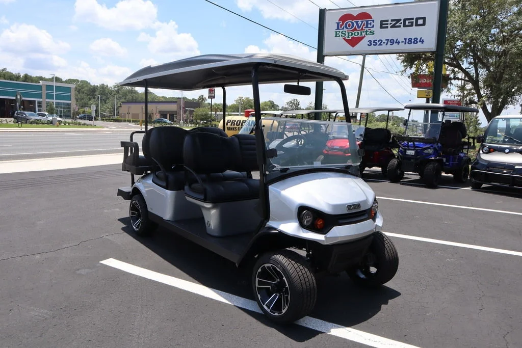 2023 E-Z-GO Express thumb 2