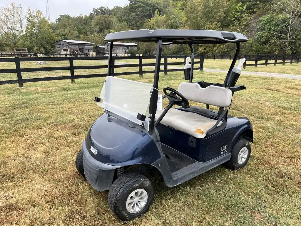 2021 E-Z-GO RXV photo 1