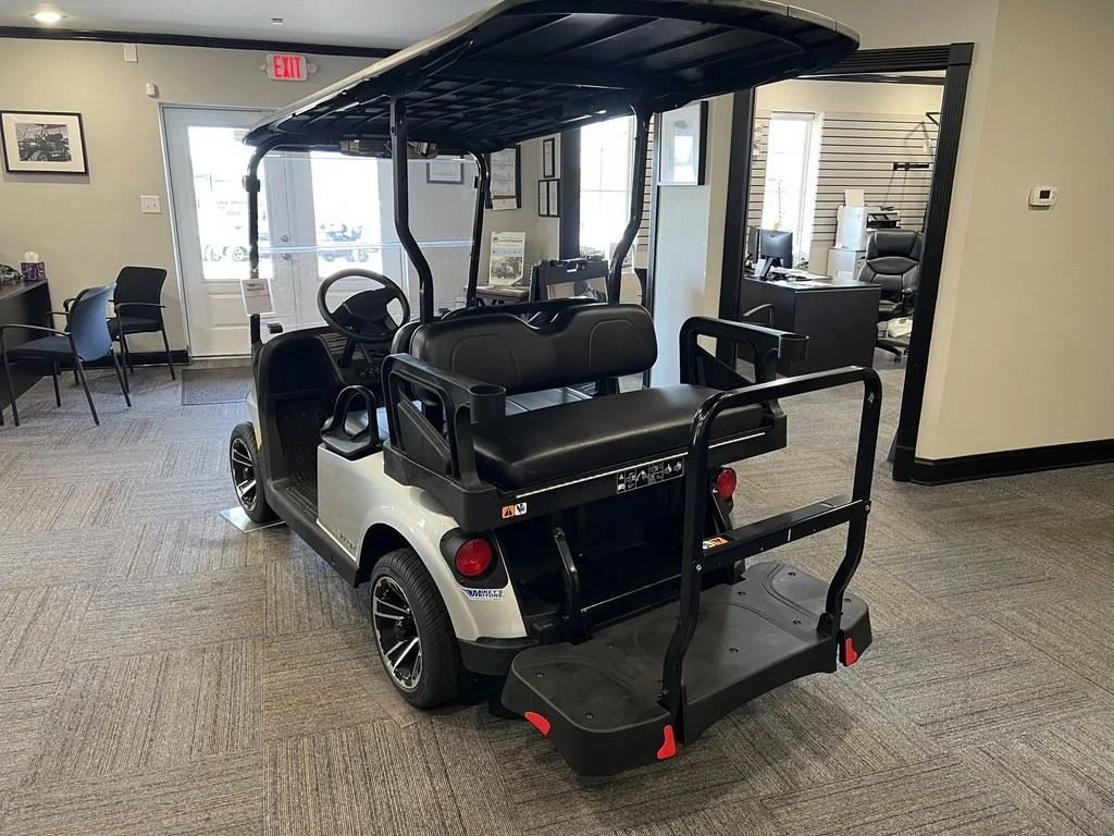 2027 E-Z-GO RXV 2 Valor S + 13.5 Gas Platinum thumb 3