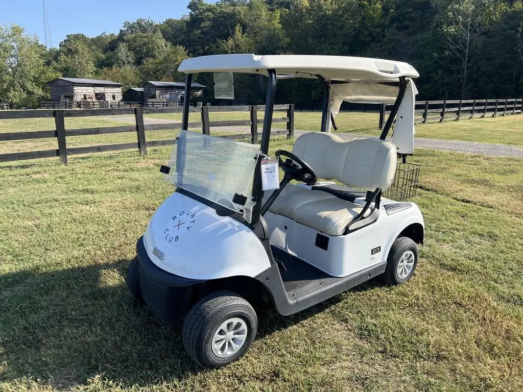 2022 E-Z-GO RXV thumb 1