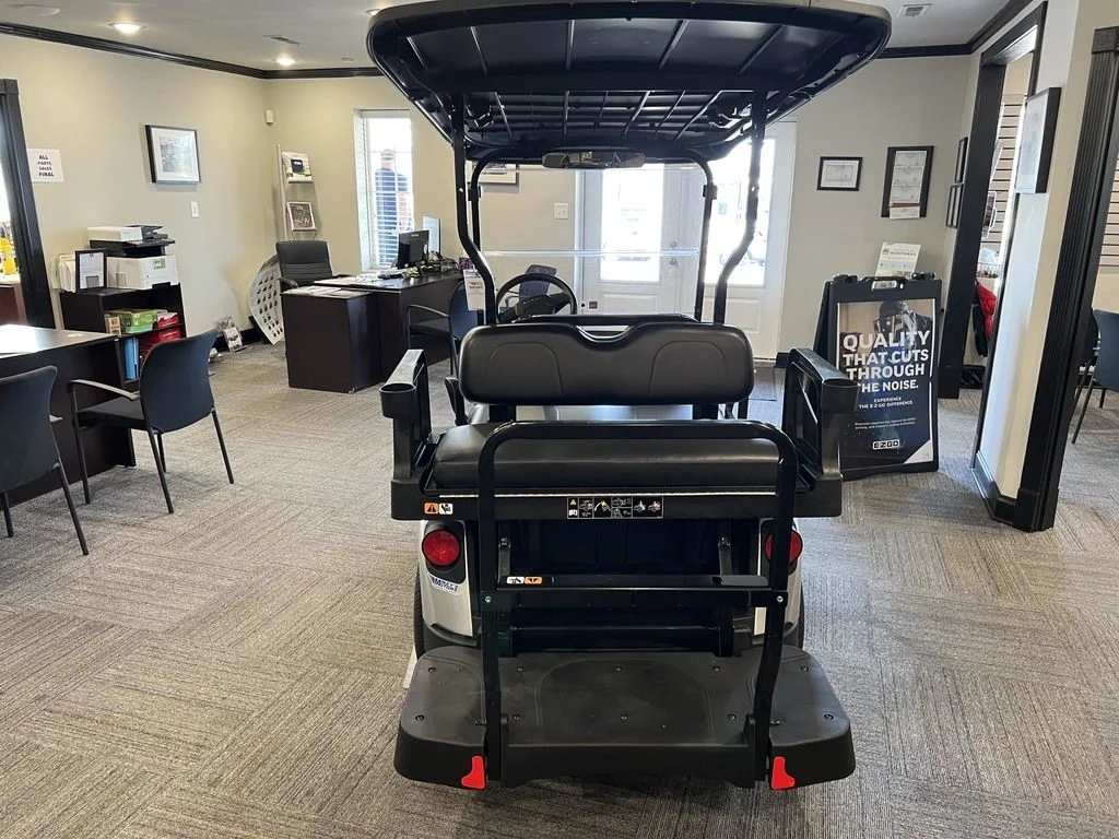2027 E-Z-GO RXV 2 Valor S + 13.5 Gas Platinum thumb 4