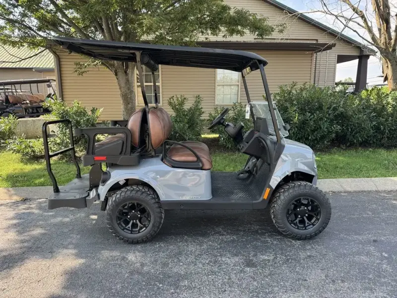 2027 E-Z-GO Liberty thumb 3