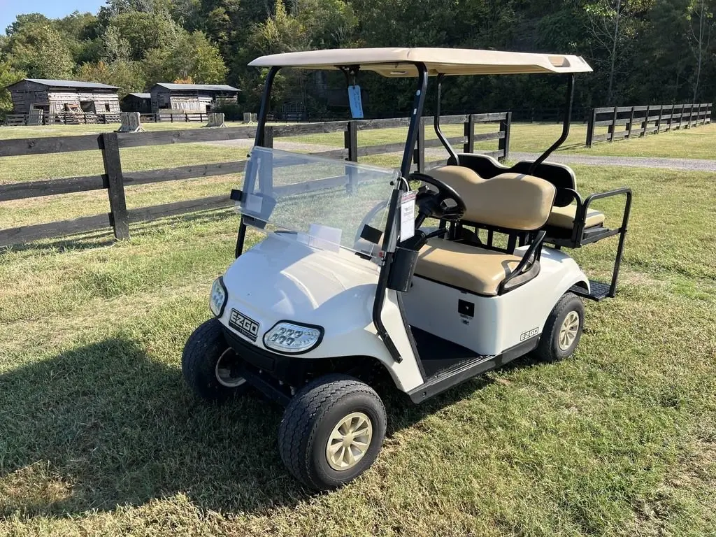 2018 E-Z-GO TXT photo 1