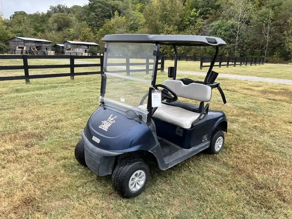 2021 E-Z-GO RXV photo 1