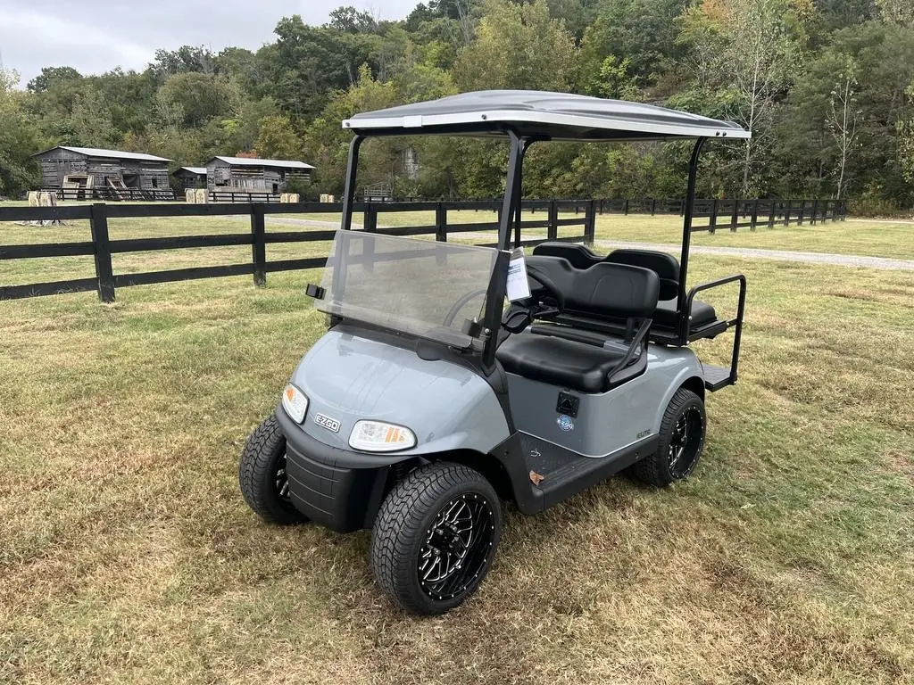 2021 E-Z-GO RXV photo 1
