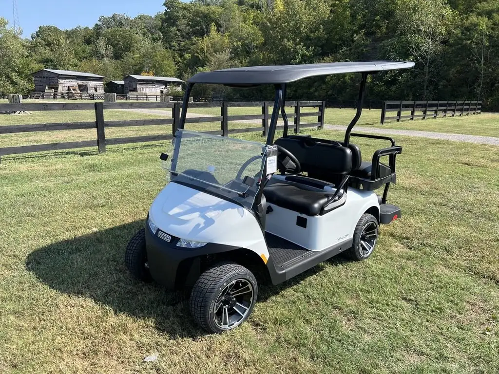 2027 E-Z-GO RXV 2 Valor S + 13.5 Gas Bright White thumb 1
