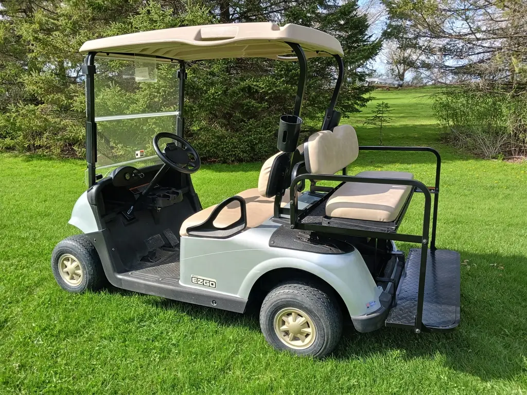 2014 E-Z-GO RXV thumb 3