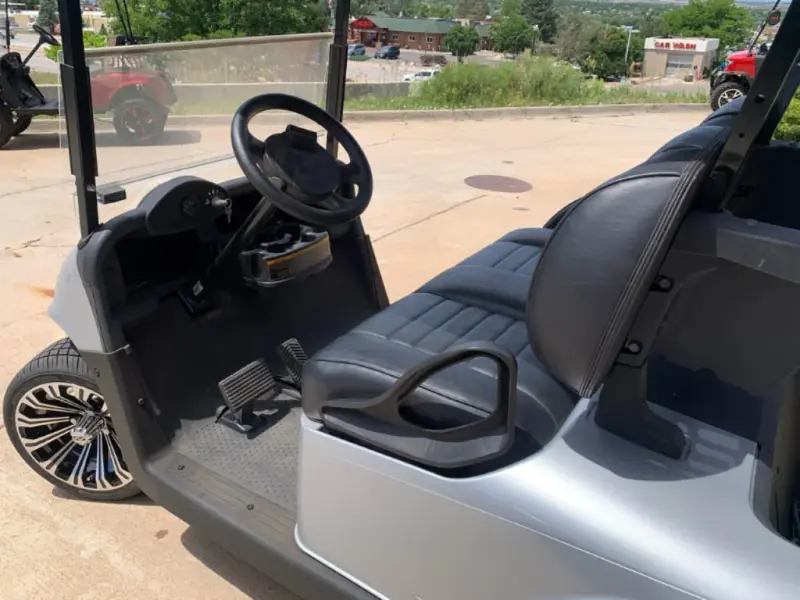 2022 E-Z-GO RXV ELiTE Lithium thumb 3