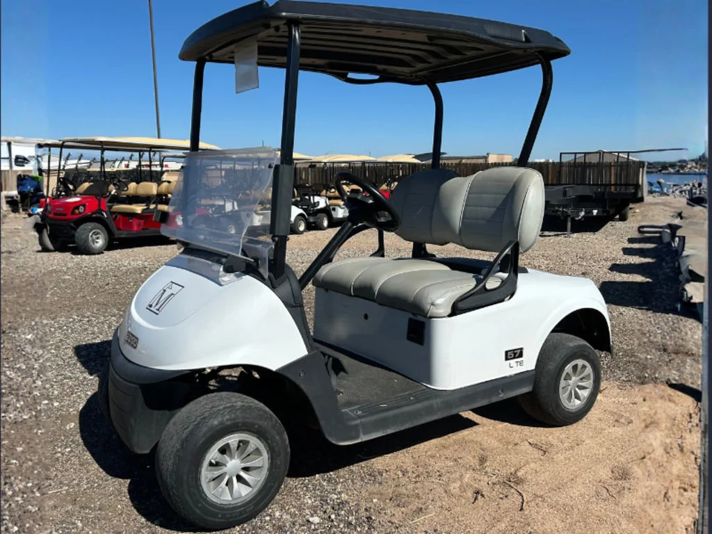 2021 E-Z-GO RXV ELiTE Lithium photo 1