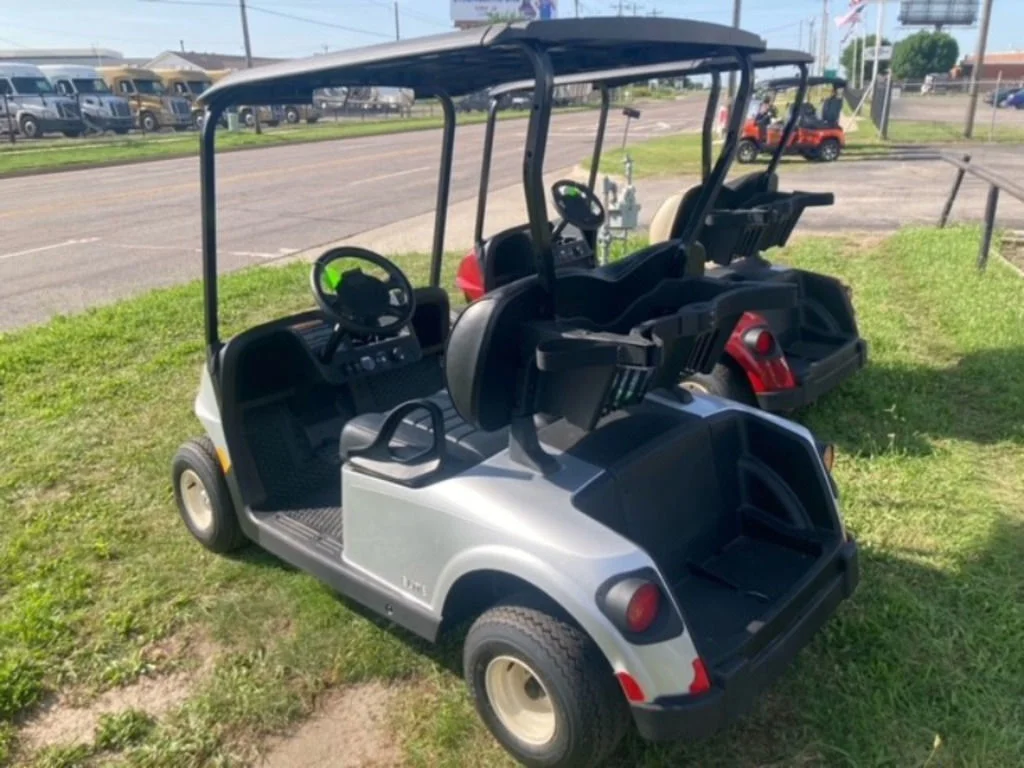 2025 E-Z-GO Freedom thumb 2