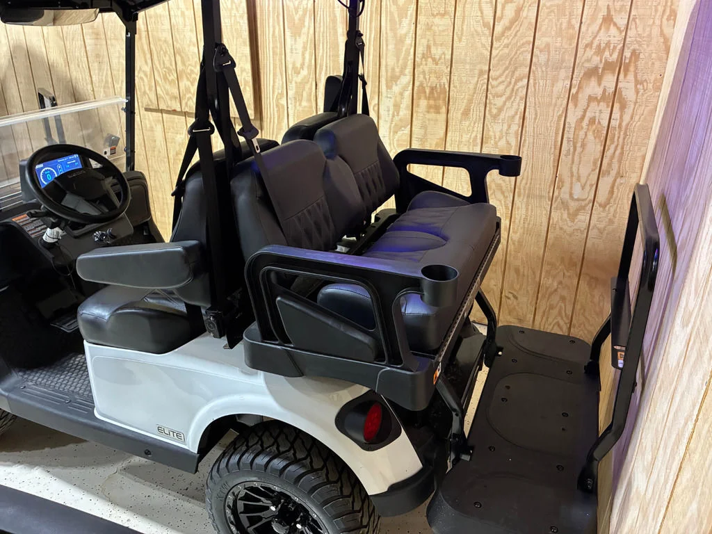 2026 E-Z-GO RXV ELiTE Lithium thumb 3