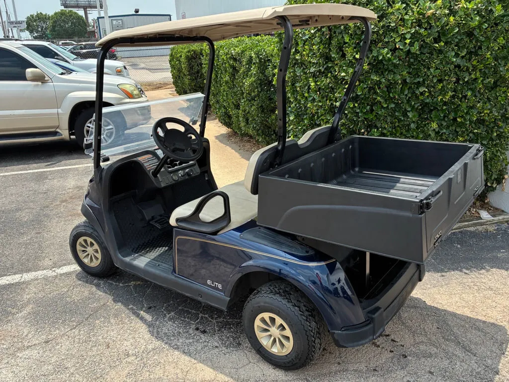 2025 E-Z-GO RXV ELiTE Lithium thumb 2