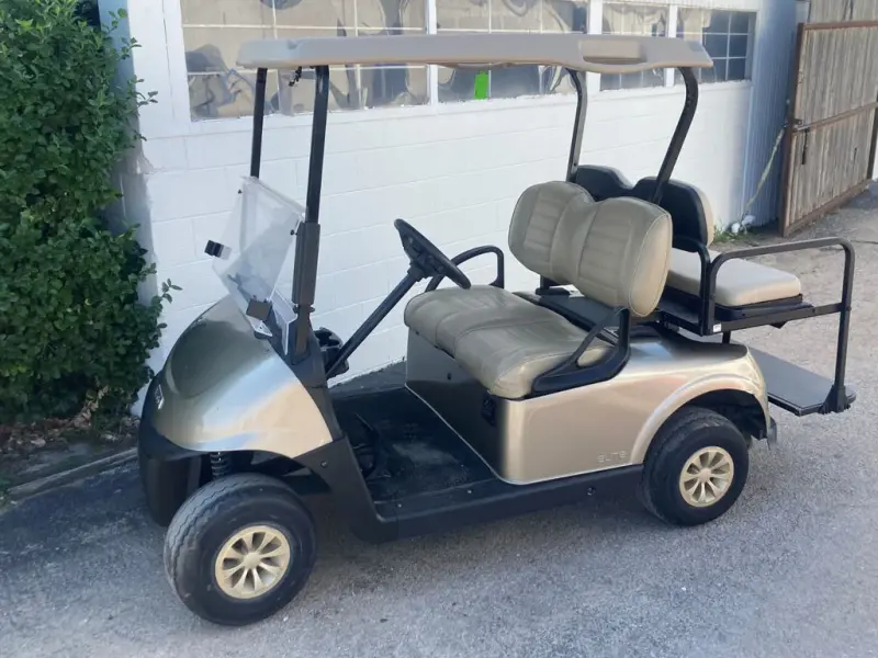 2022 E-Z-GO RXV thumb 1