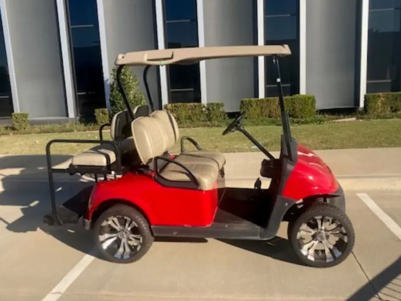2022 E-Z-GO RXV thumb 1