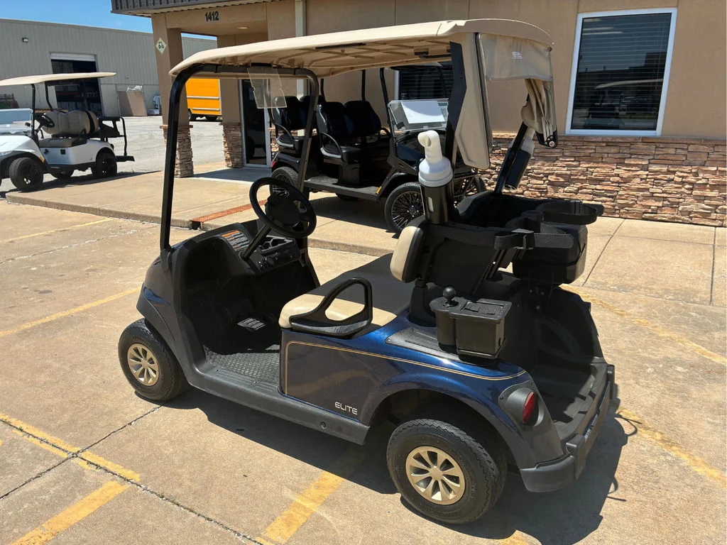 2025 E-Z-GO Freedom thumb 2