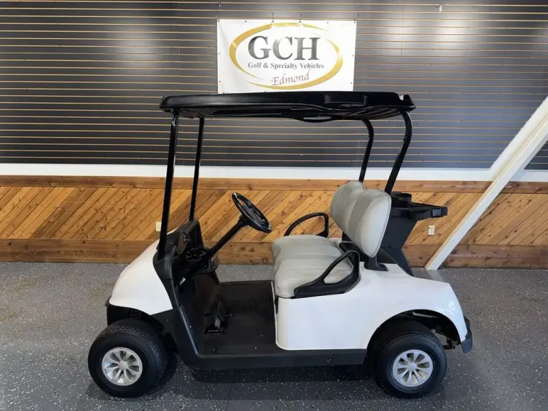 2021 E-Z-GO RXV ELiTE Lithium thumb 1