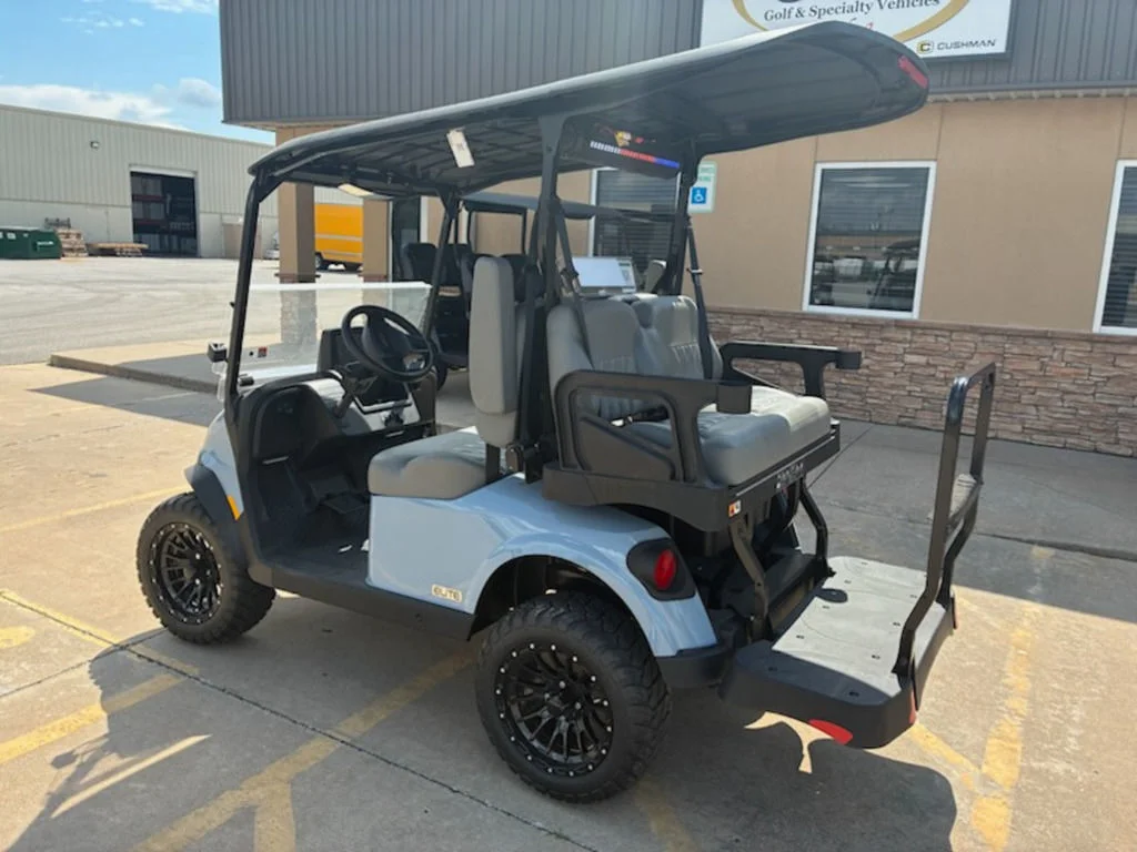 2026 E-Z-GO RXV ELiTE Lithium thumb 3