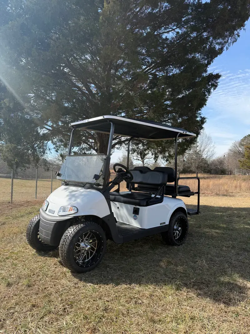 2020 E-Z-GO RXV ELiTE Lithium photo 1
