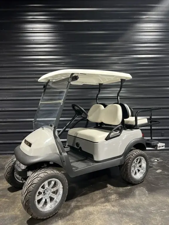 2014 Club Car Precedent photo 1