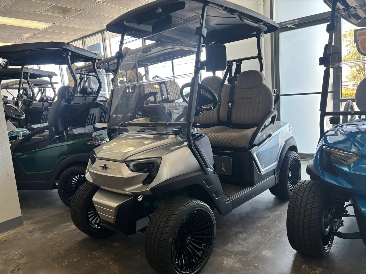 2026 Atlas 2P W105 seater w/ Golf bag Holder thumb 2