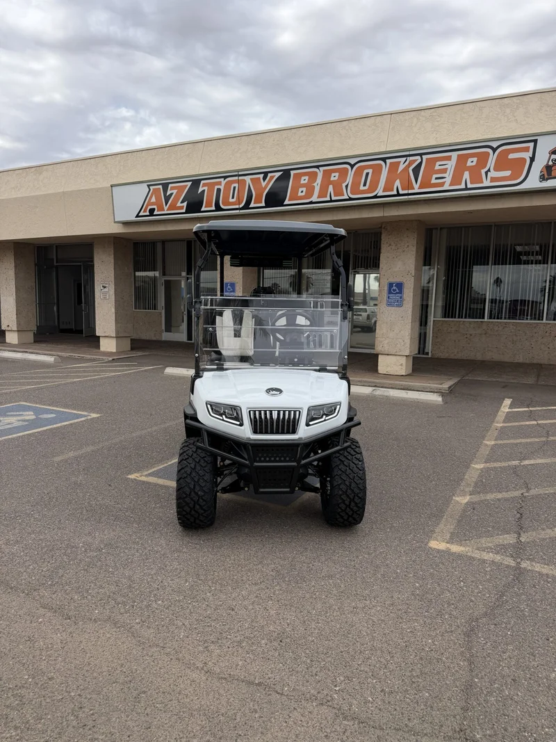 2027 Evolution D5 Maverick 4 Plus Apple Carplay, Automatic Parking Brake and more! photo 1