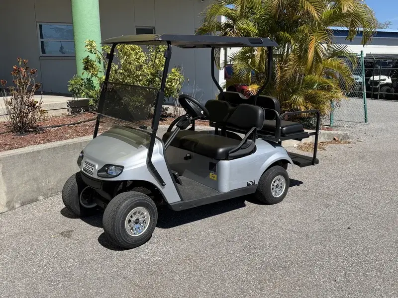 2021 E-Z-GO Freedom Gas thumb 1