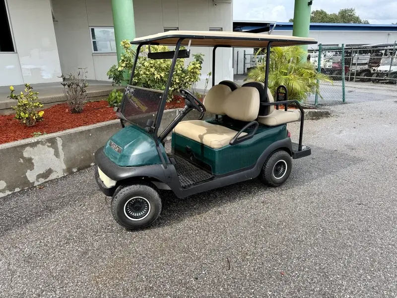 2004 Club Car Precedent Electric photo 1