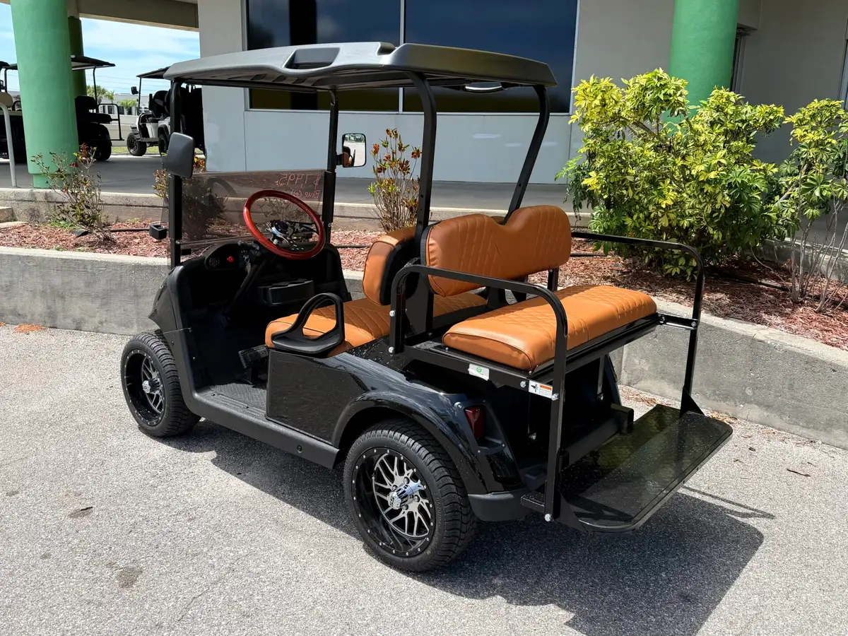 2019 E-Z-GO Freedom ELiTE Lithium thumb 2