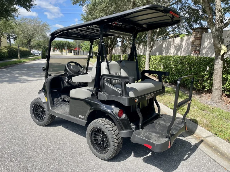 2026 E-Z-GO RXV ELiTE Lithium thumb 2