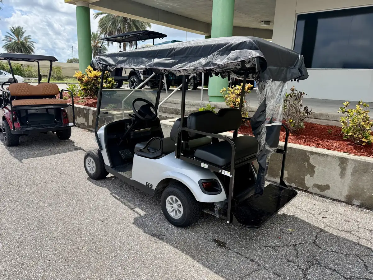 2019 E-Z-GO TXT Gas thumb 2