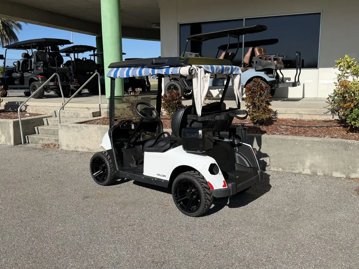 2020 E-Z-GO RXV ELiTE Lithium thumb 2
