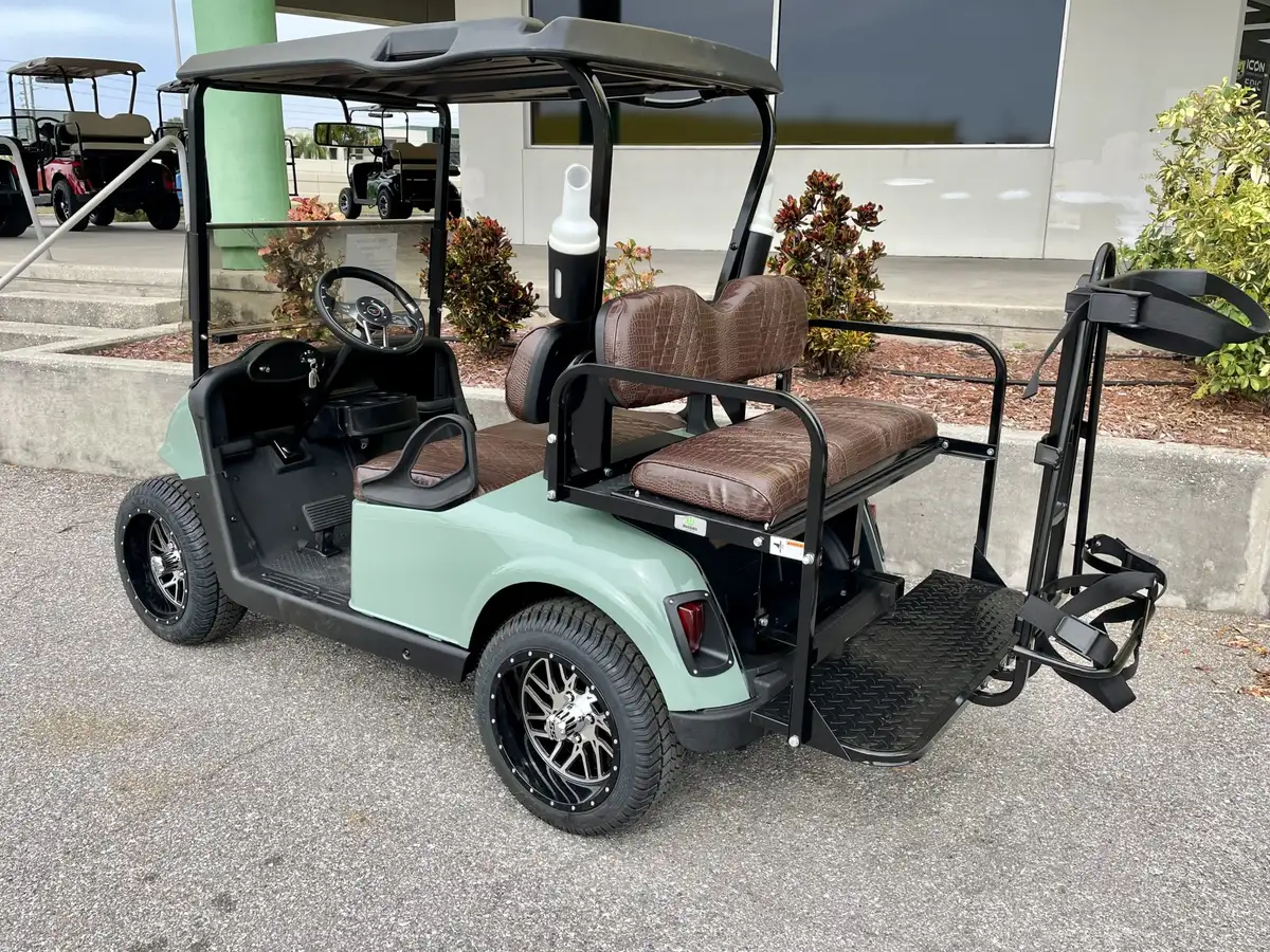2020 E-Z-GO RXV ELiTE Lithium thumb 2
