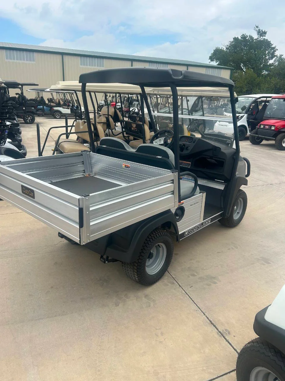 2027 Club Car Carryall 300 thumb 3