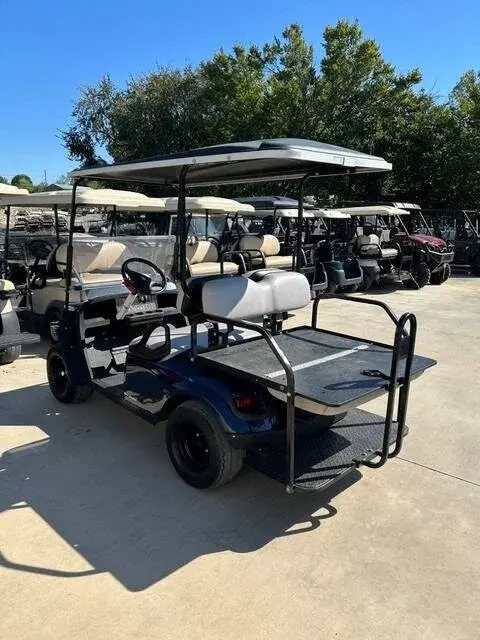 2016 Cushman Shuttle 2+2 thumb 2
