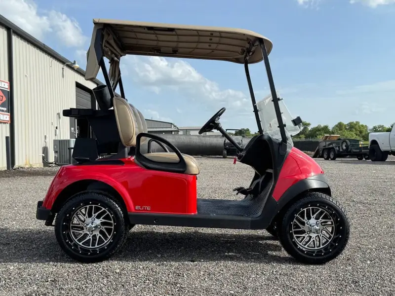 2024 E-Z-GO RXV ELiTE Lithium thumb 1